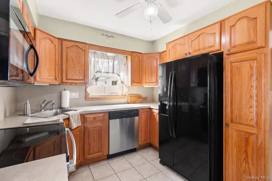 4 Erlwein Court, Massapequa, NY 11758 - #3