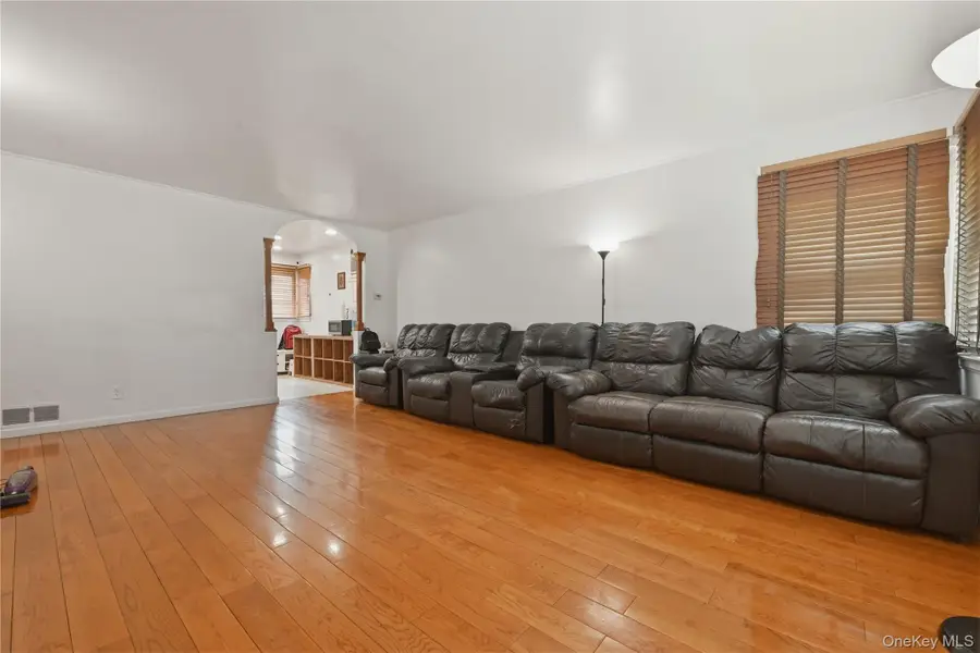 6715 215th Street, Oakland Gardens, NY 11364 - #3