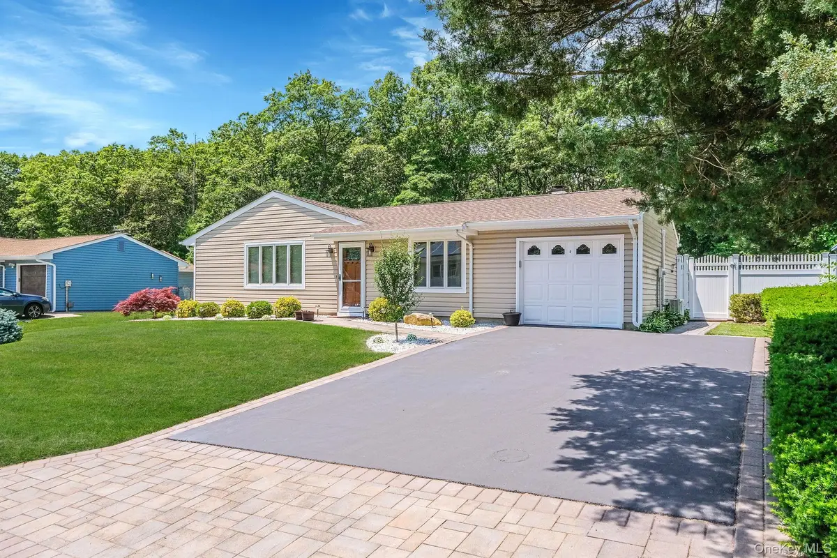 150 Rosemont Avenue, Farmingville, NY 11738 - #1