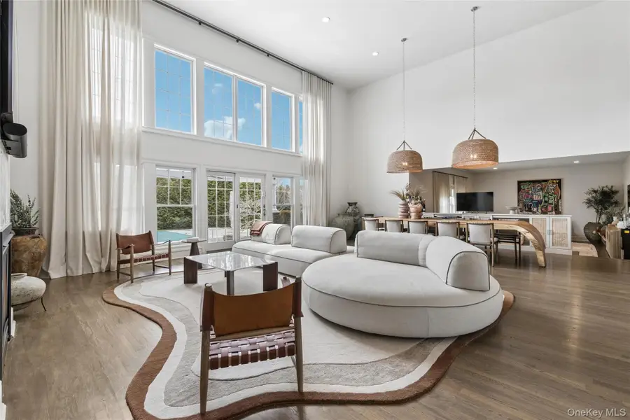 22 Summer Drive, Southampton, NY 11968 - #2