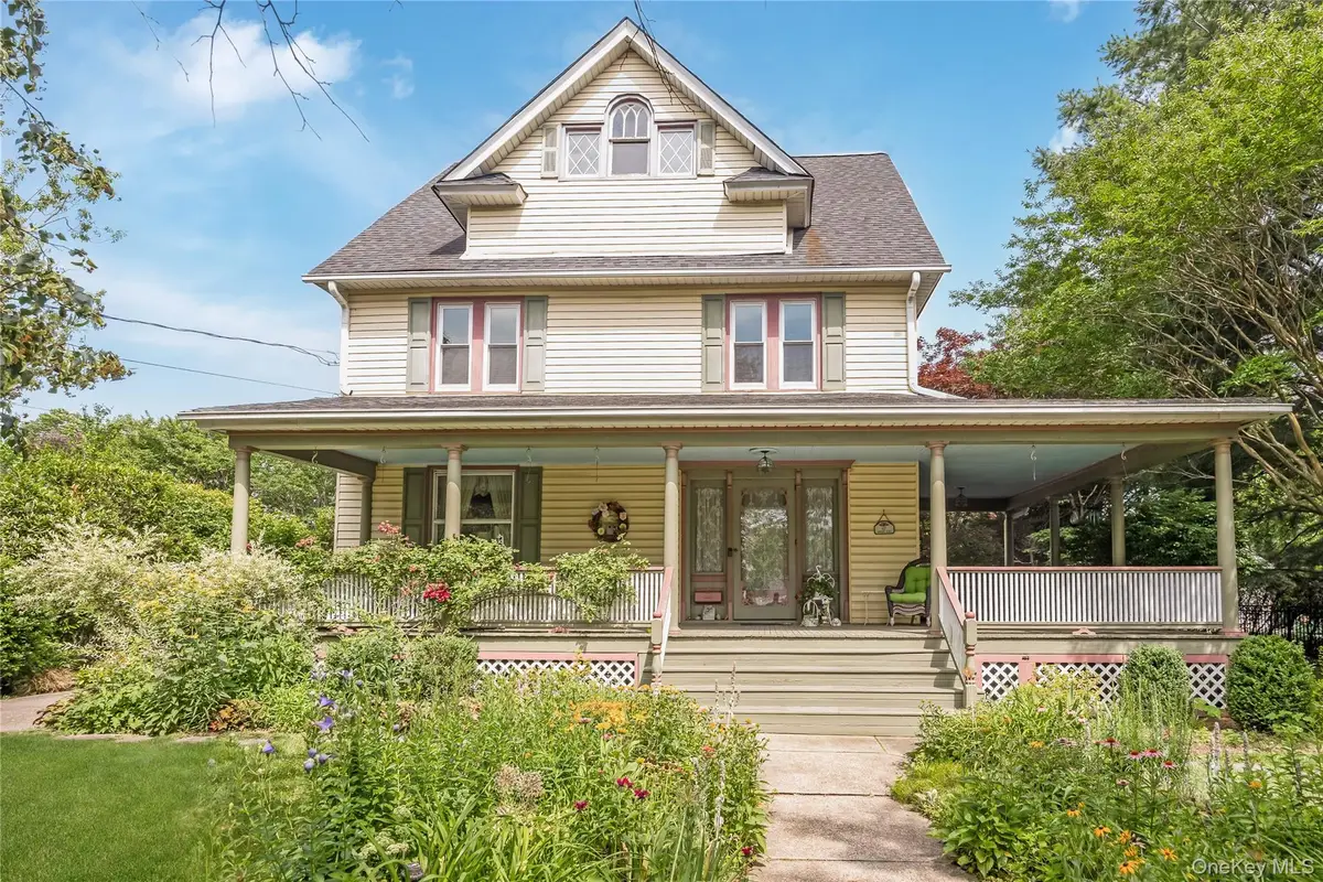 67 Davison Place, Rockville Centre, NY 11570 - #1