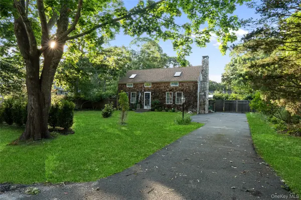 36 Argonne Road W, Hampton Bays, NY 11946