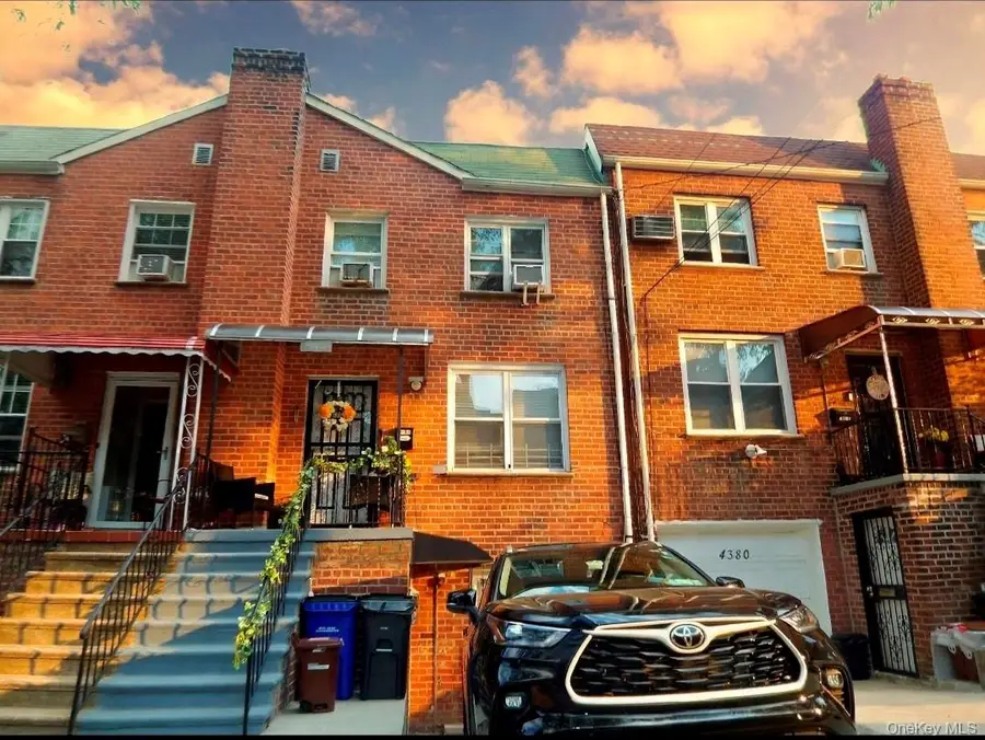 4382 Byron Avenue, Bronx, NY 10466 - #2
