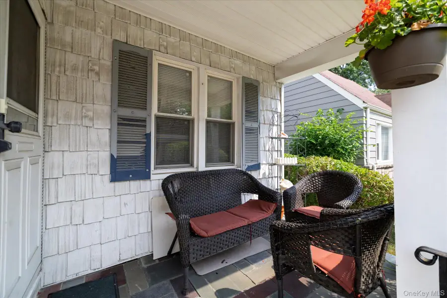 187 Raff Avenue, Floral Park, NY 11001 - #2