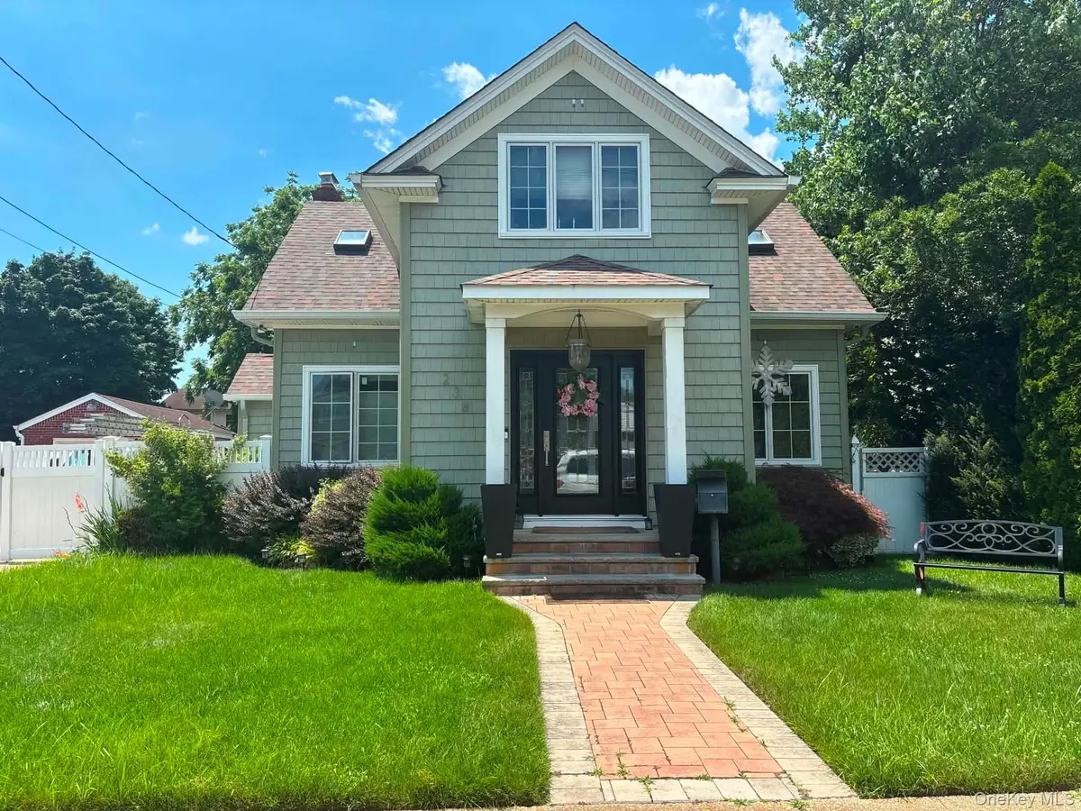 238 Laclede Avenue, Uniondale, NY 11553 - #1