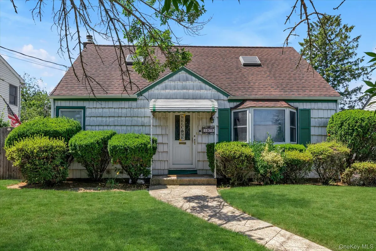 1973 Everett Street S, Valley Stream, NY 11580 - #1
