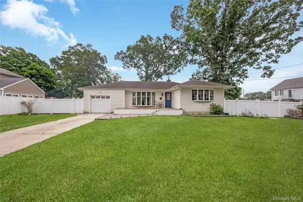 516 Shade Street, North Babylon, NY 11703