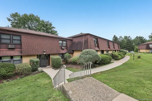 1 Germonds Village #5, Nanuet, NY 10954