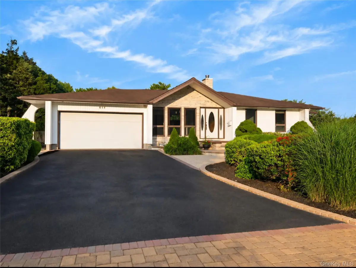 517 Ocean Avenue, Oakdale, NY 11769 - #1