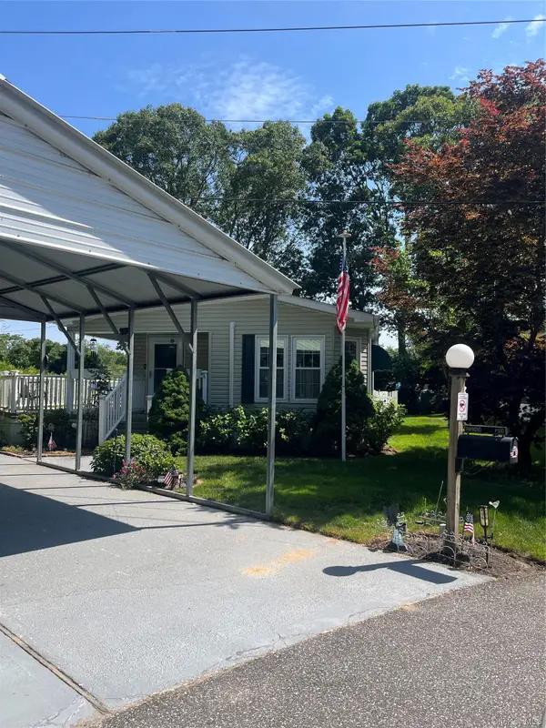 1661 Old Country Road #156D, Riverhead, NY 11901