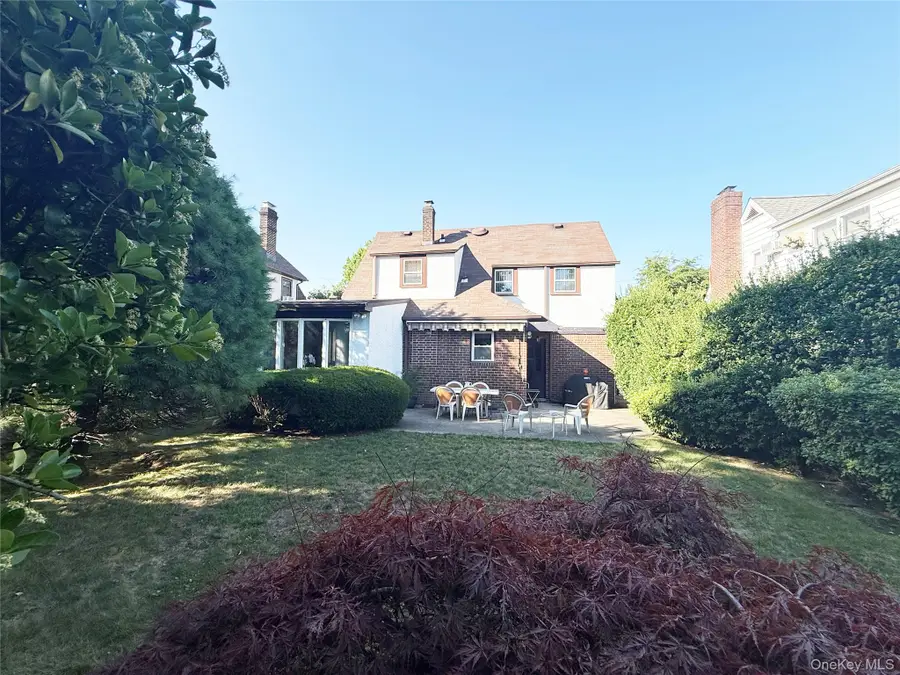 266 E Chester Street, Valley Stream, NY 11580 - #3