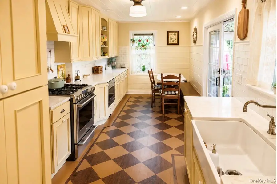 158 Wilson Avenue, Westbury, NY 11590 - #3