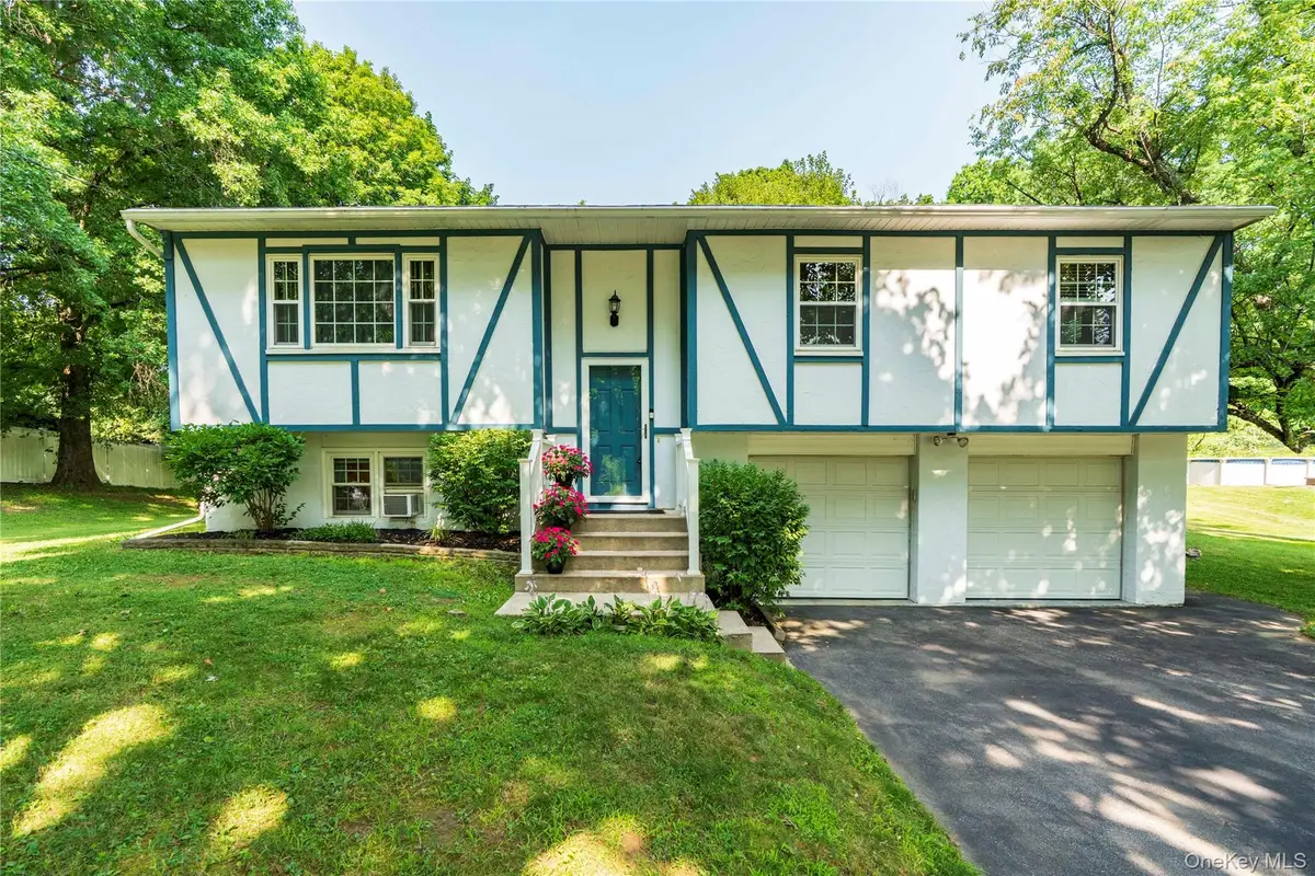 24 S Gate Drive, Poughkeepsie, NY 12601 - #1