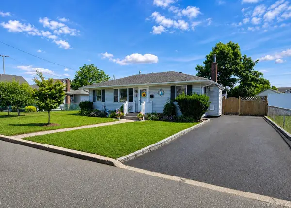 8 Harrison Street, Patchogue, NY 11772