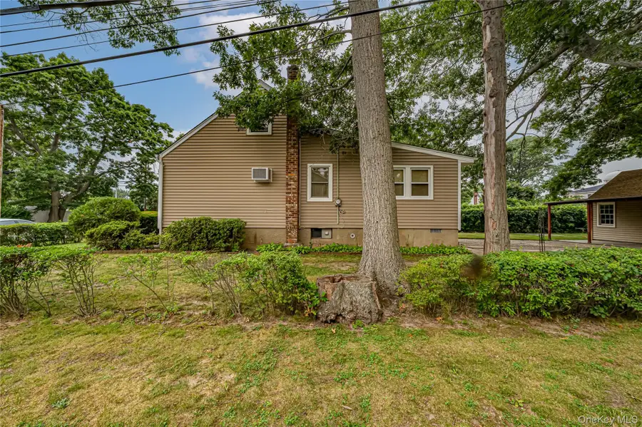 380 W Gates Avenue, Lindenhurst, NY 11757 - #2