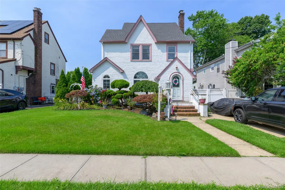 270 Bedell Terrace, West Hempstead, NY 11552 - #1