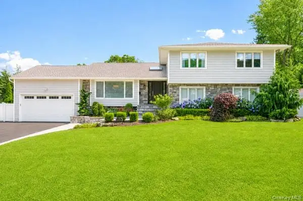 15 Pound Ridge Road, Plainview, NY 11803