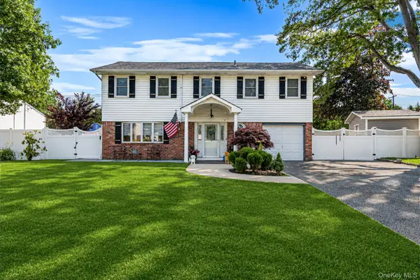 30 Pinewood Drive, Commack, NY 11725
