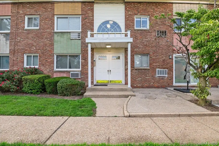 267 N Newbridge Road #2D, Levittown, NY 11756 - #2