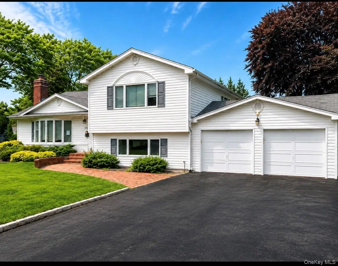 201 Wampum Lane, West Islip, NY 11795 - #1