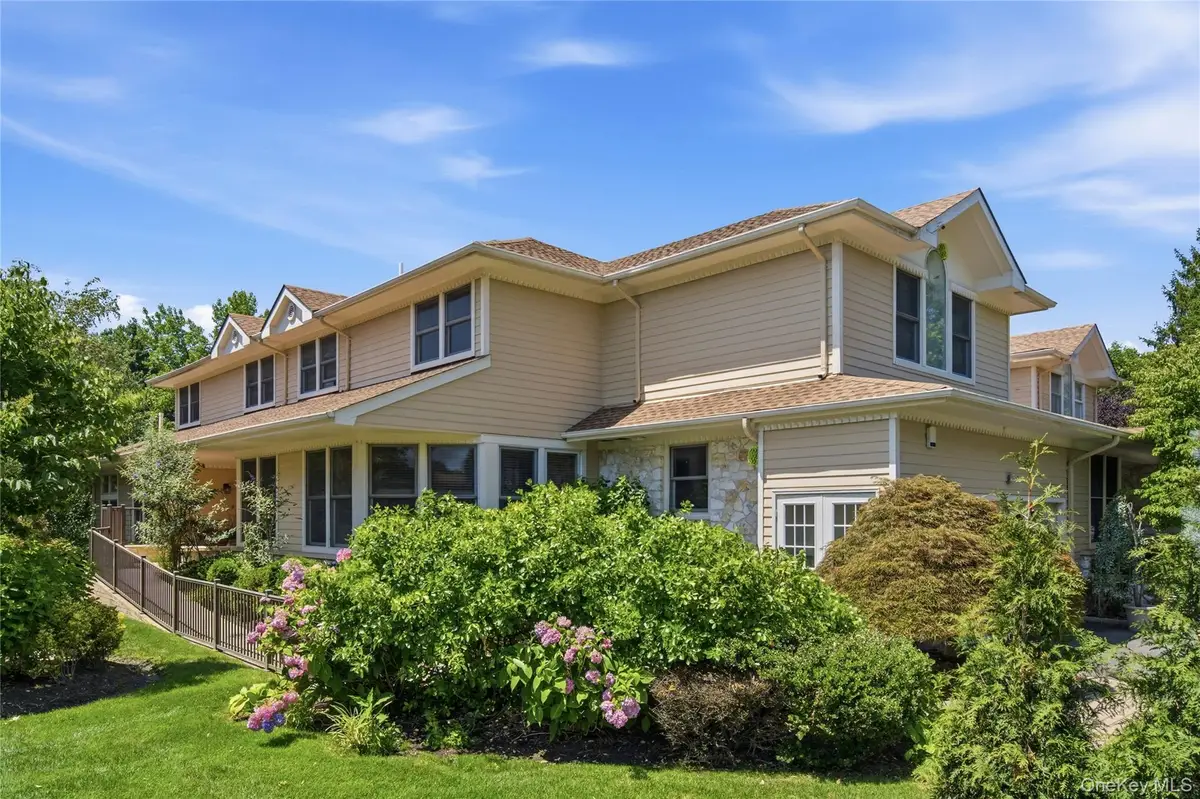 323 Baltustrol Circle, Roslyn, NY 11576 - #1