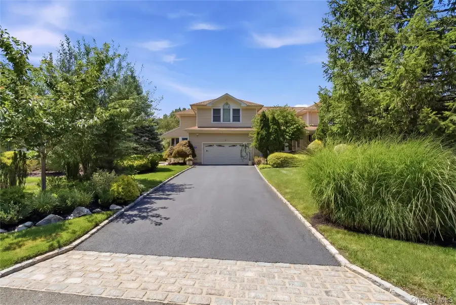 323 Baltustrol Circle, Roslyn, NY 11576 - #2