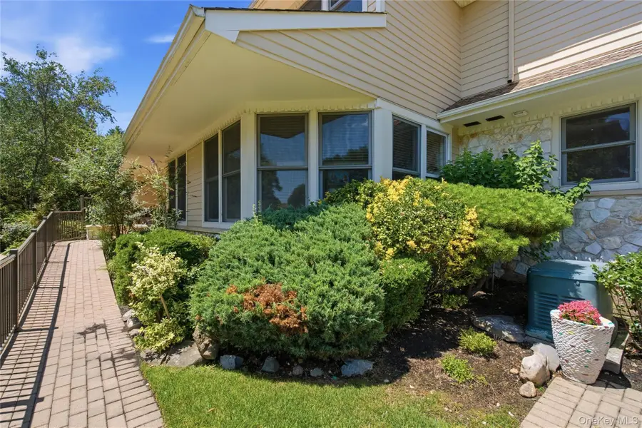 323 Baltustrol Circle, Roslyn, NY 11576 - #3