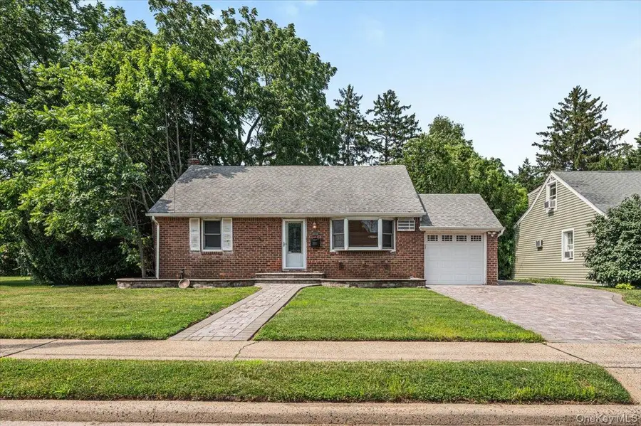9 Tudor Road, Farmingdale, NY 11735 - #2
