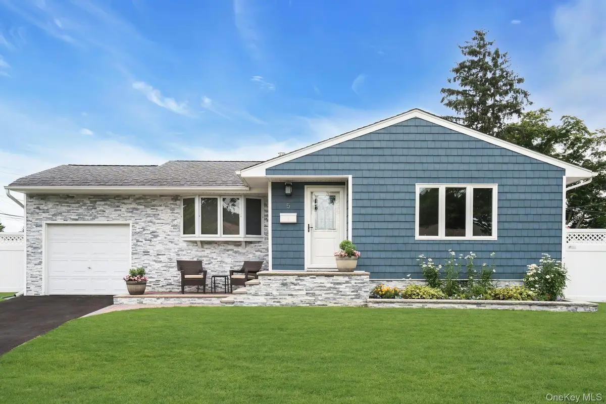 5 Stagg Lane, Commack, NY 11725 - #1