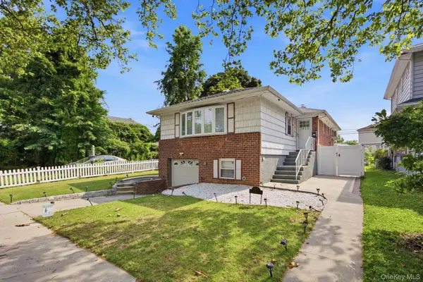 2811 Clearview Expressway, Bayside, NY 11360