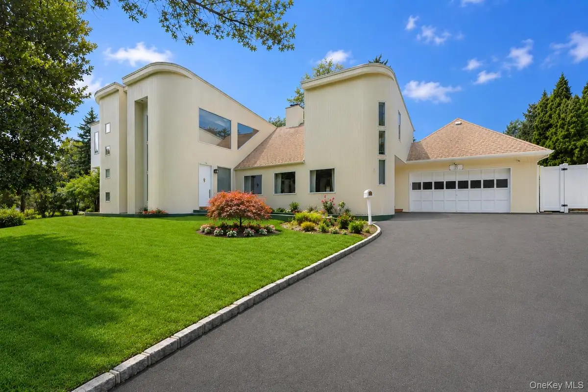 23 Wildwood Lane, Greenvale, NY 11548 - #1