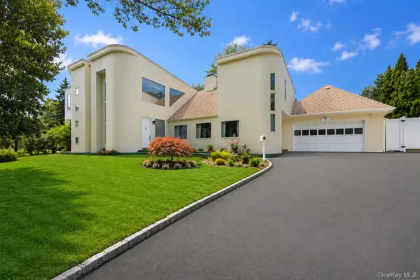 23 Wildwood Lane, Greenvale, NY 11548