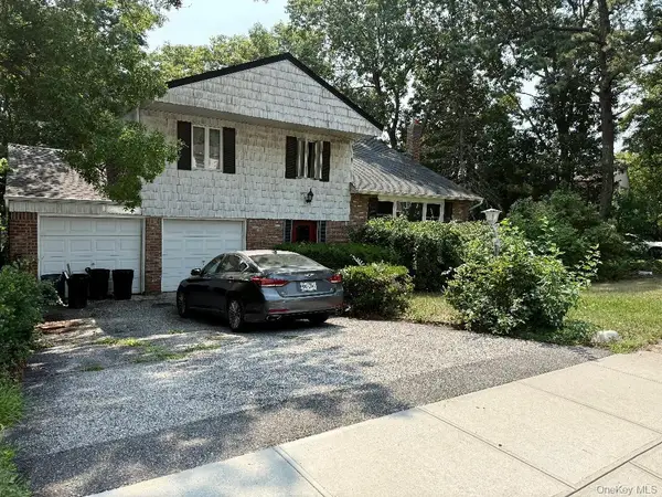 39 Willow Street, Selden, NY 11784