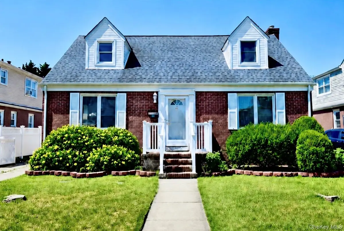 35 Rose Lane, New Hyde Park, NY 11040 - #1