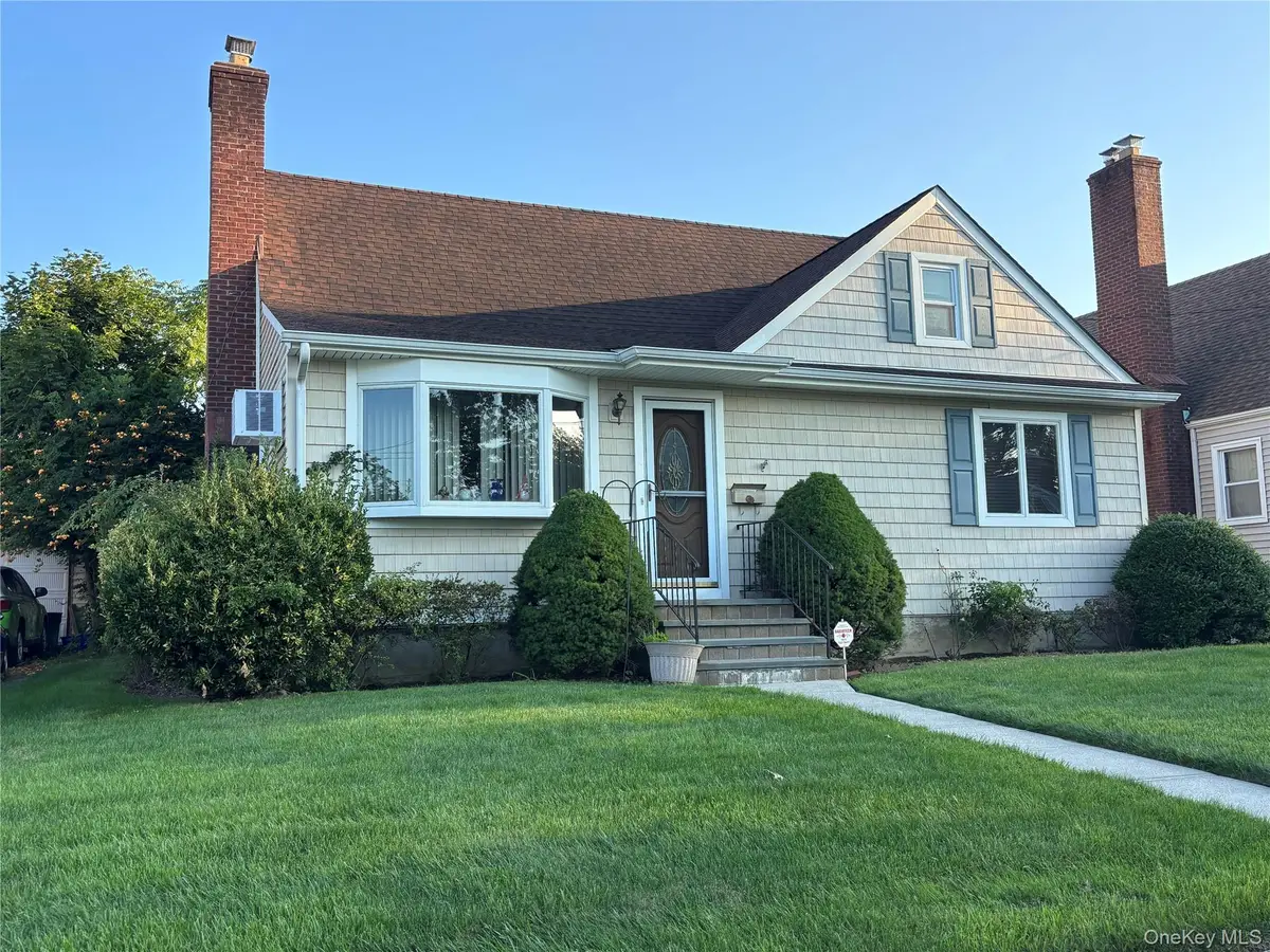 1054 Highland Street, Baldwin, NY 11510 - #1