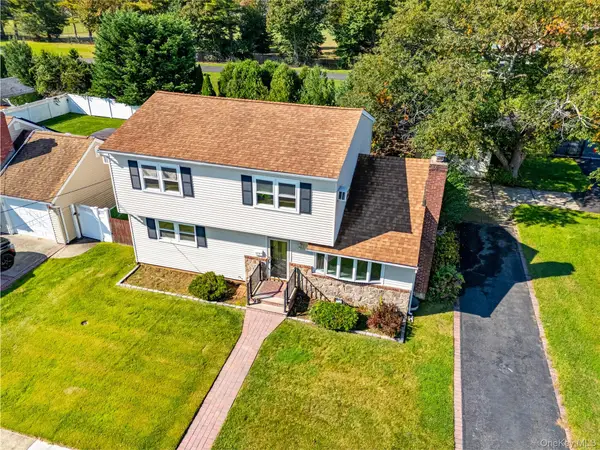 115 Kuhl Avenue, Hicksville, NY 11801
