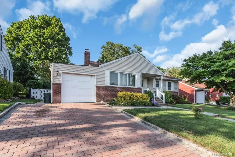 6 Emerald Drive, Glen Cove, NY 11542 - #3