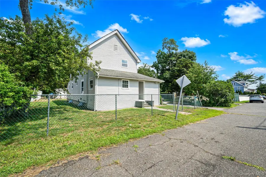 25 William Street, Central Islip, NY 11722 - #3