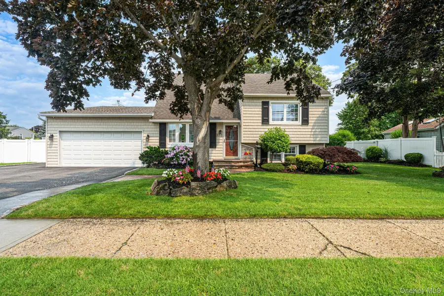 835 Pease Lane, West Islip, NY 11795 - #2