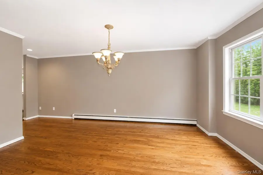 1 Pia Court, Hauppauge, NY 11788 - #3