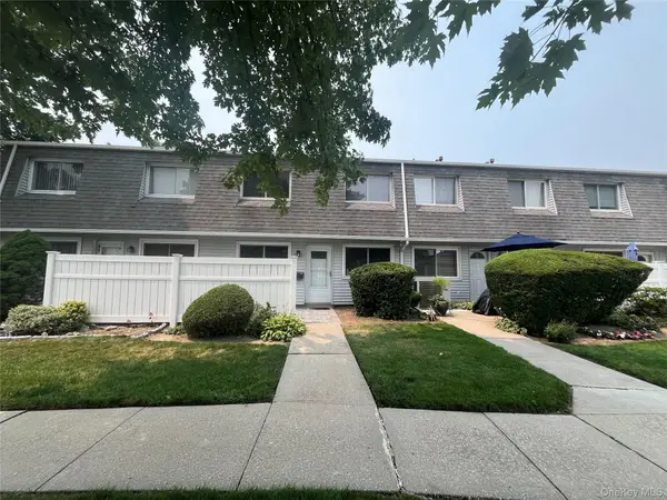 92 Storm Drive, Holtsville, NY 11742