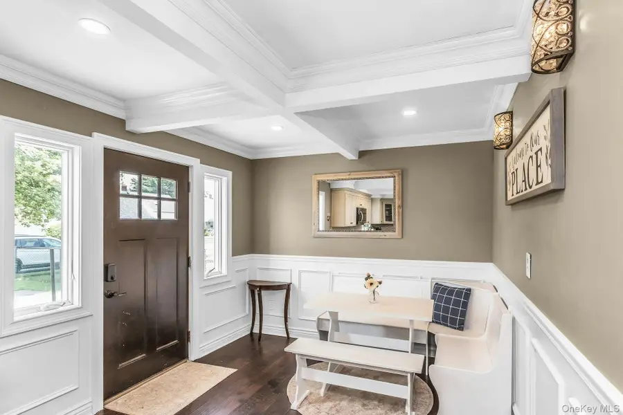 31 Martin Lane, Westbury, NY 11590 - #2