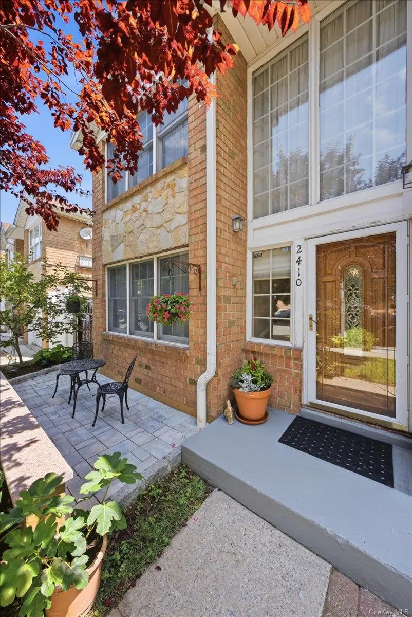 2410 Lodovick Avenue, Bronx, NY 10469 - #2