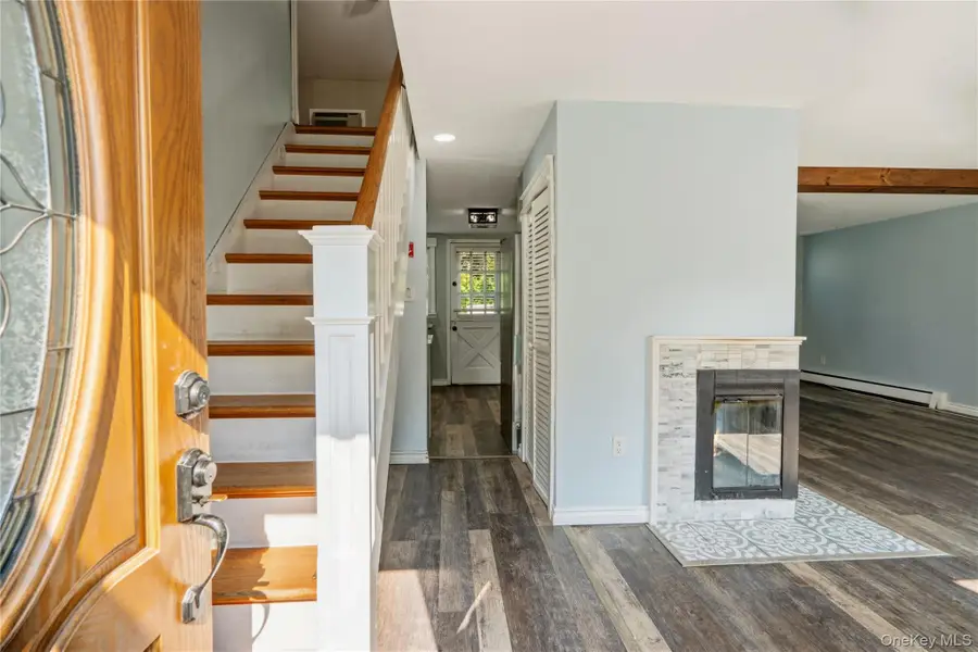 21 Hackberry Lane, Holbrook, NY 11741 - #3
