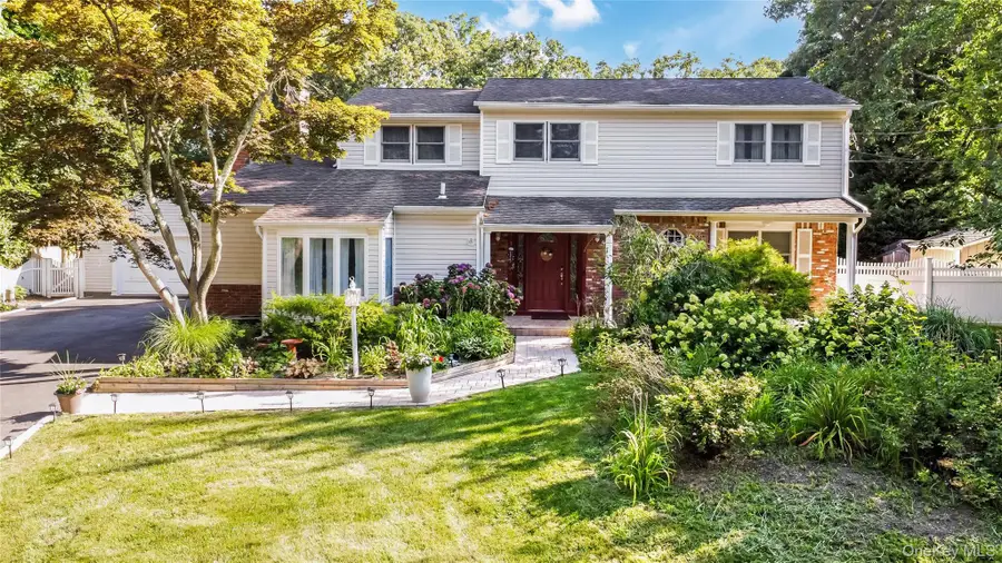 6 Marlon Lane, Hauppauge, NY 11788 - #3