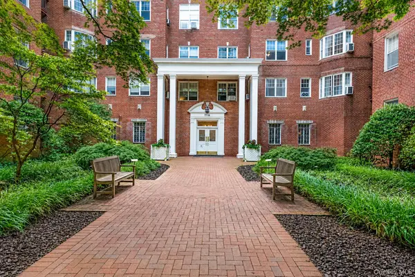 77-14 113th Street #6R, Forest Hills, NY 11375