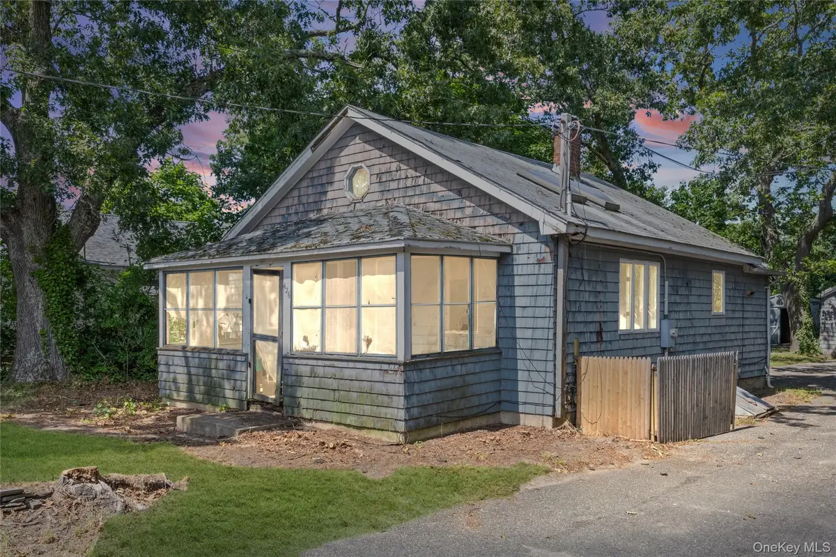 426 Riverleigh Avenue, Riverside, NY 11901 - #1