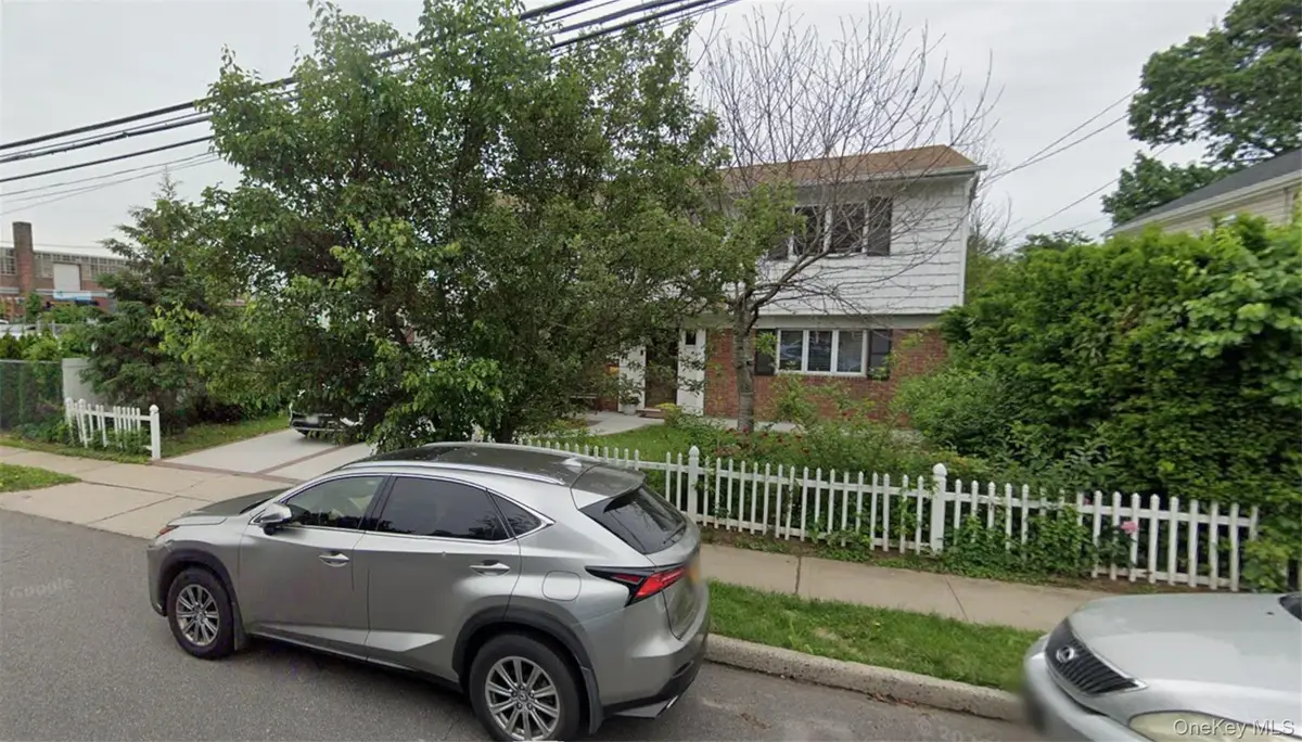 214 Park Avenue, New Hyde Park, NY 11040 - #1