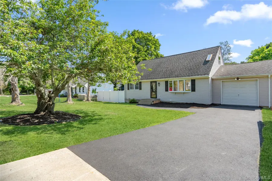 325 Harrison Avenue, Miller Place, NY 11764 - #3
