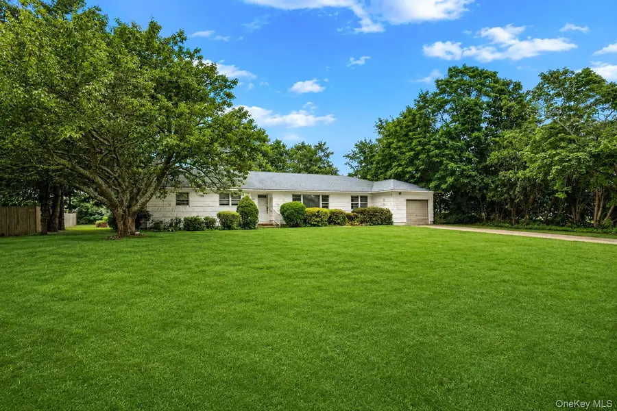 685 Village Lane, Mattituck, NY 11952 - #3